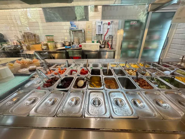 SaladStop! - Burgos Circle in BGC